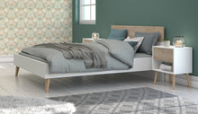 Cargar imagen en el visor de la galería, Cama AALBORG full oak/blanco.
