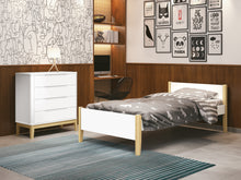 Cargar imagen en el visor de la galería, COMBO cama SIMBA + comoda ELFE 4 cajones

